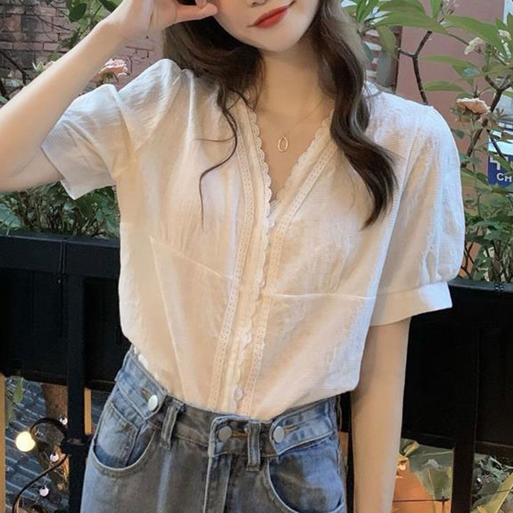 브이넥 레이스 얇은 반팔 블라우스 데일리 오피스룩