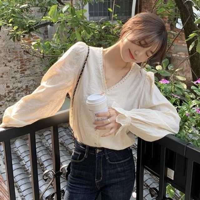 남방 프릴 넥 긴팔 여성 셔츠 아이보리 블라우