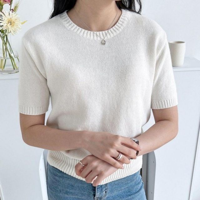 여성 입기 여름에 기본 좋은 데이 외출 패션 반팔 라