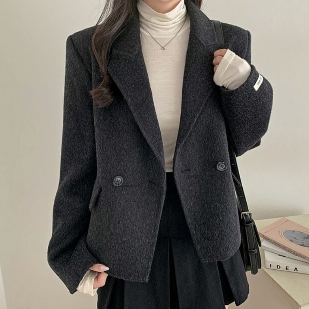 여성 스탠다드핏 더블버튼 카라 데일리 모직 코트