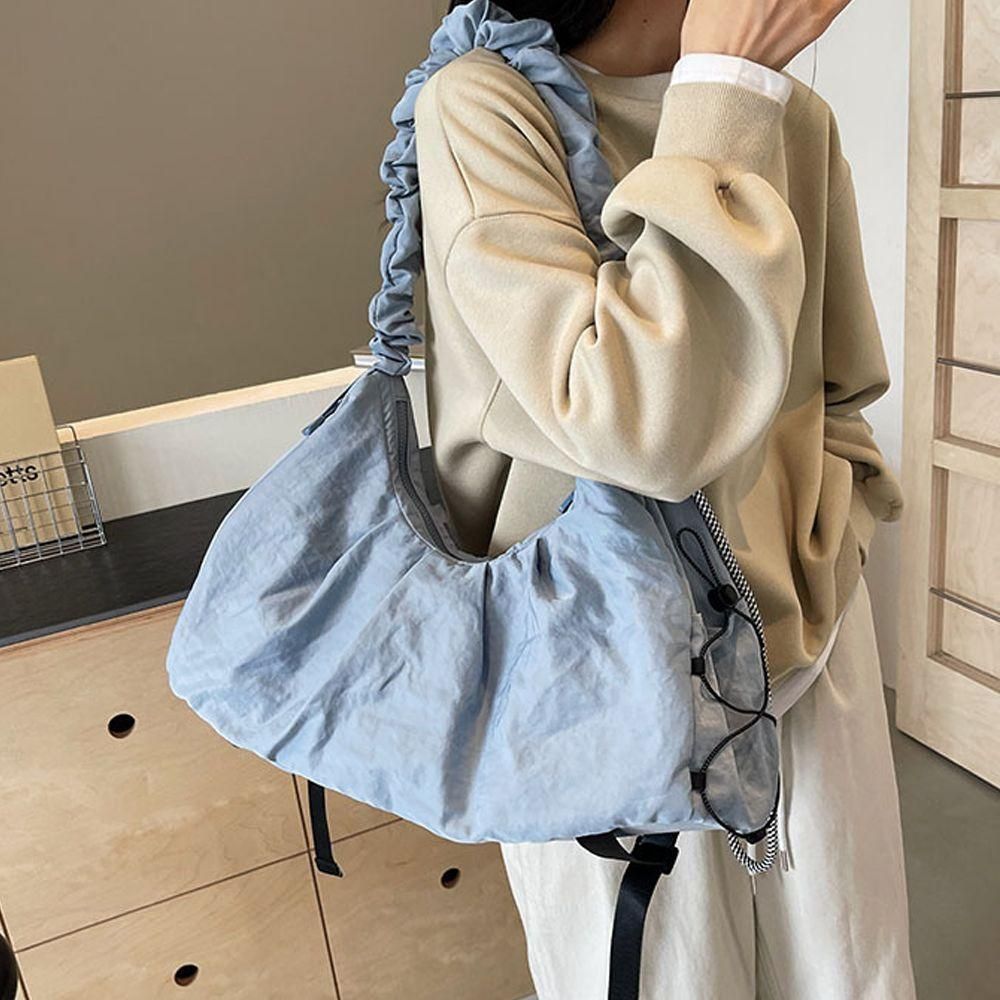 가방 블루 보부상 여성 백 데일리 숄더 반달 나일론