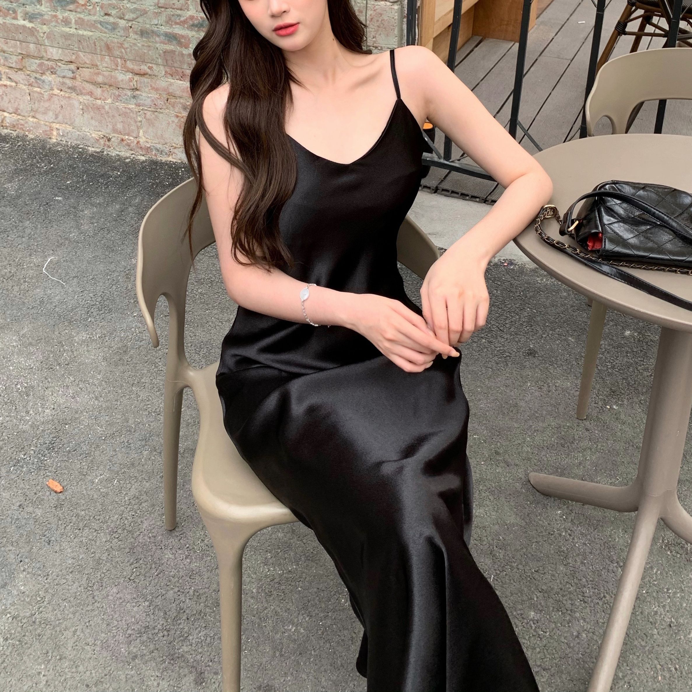 새틴 실크 머메이드핏 나시 원피스