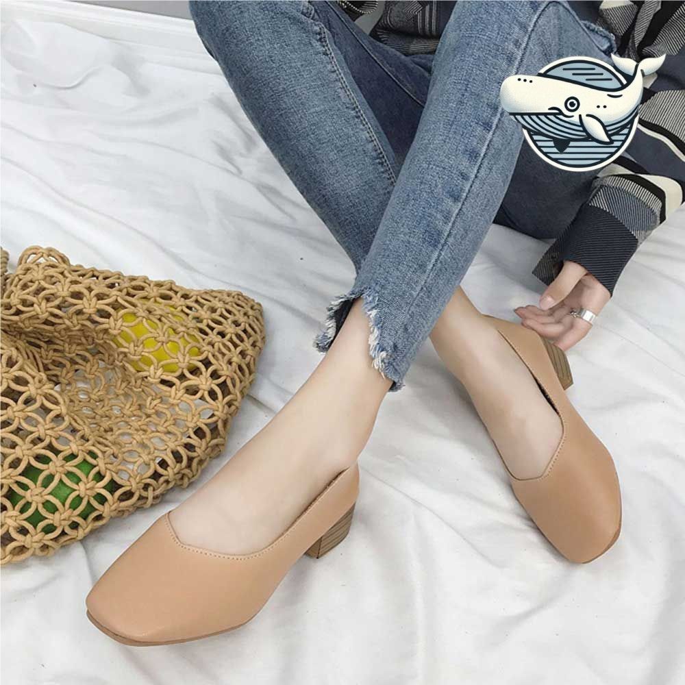 여성용 세련된 펌프스 구두 직장인 정장 코디